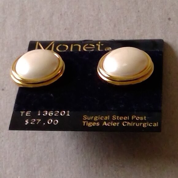 Monet large pearl earrings - new with flaw - Picture 2 of 4